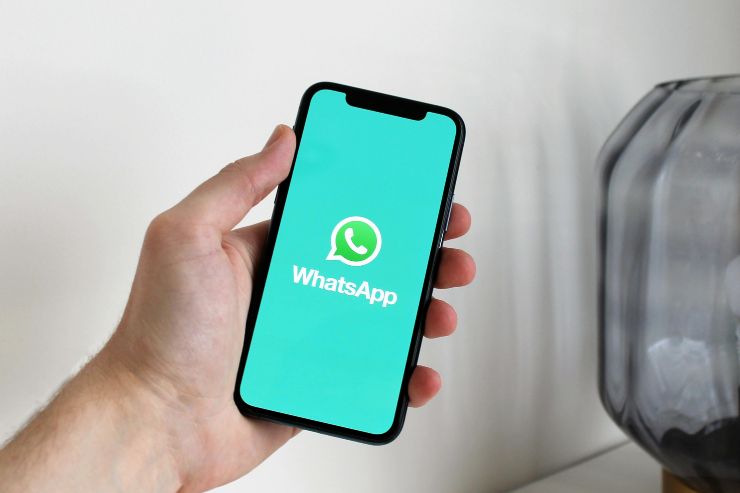 WhatsApp novità infuriare genitori senza controlli